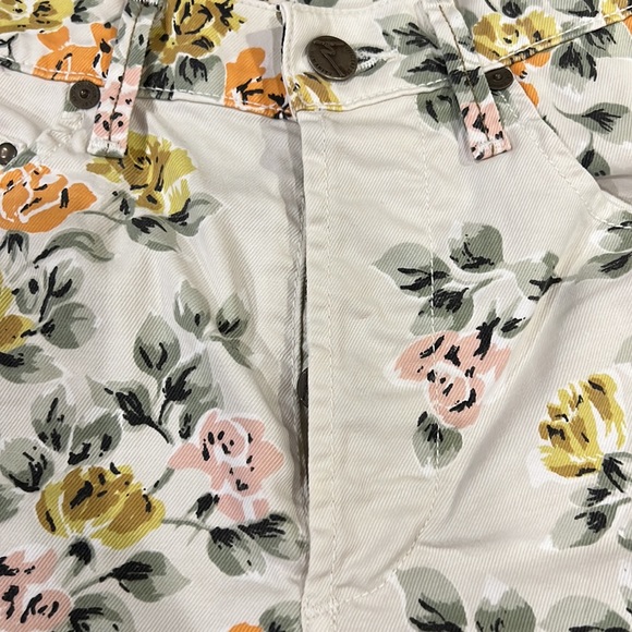 Citizens Of Humanity Floral Chloe High Waist Cut Off Button Fly Shorts Size 25 - Picture 3 of 8